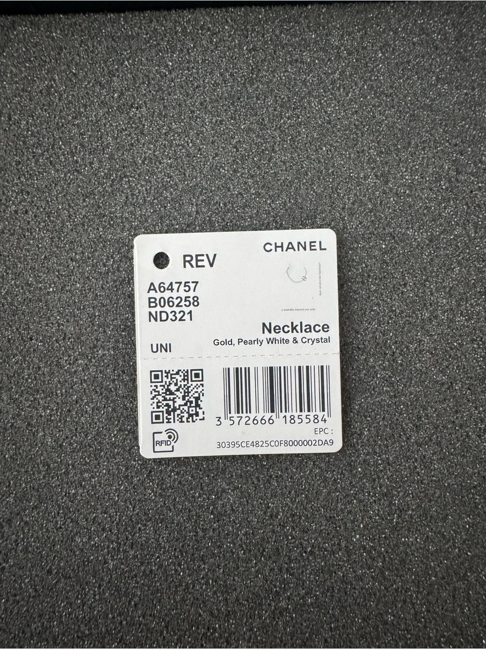 CHANEL classic pearl